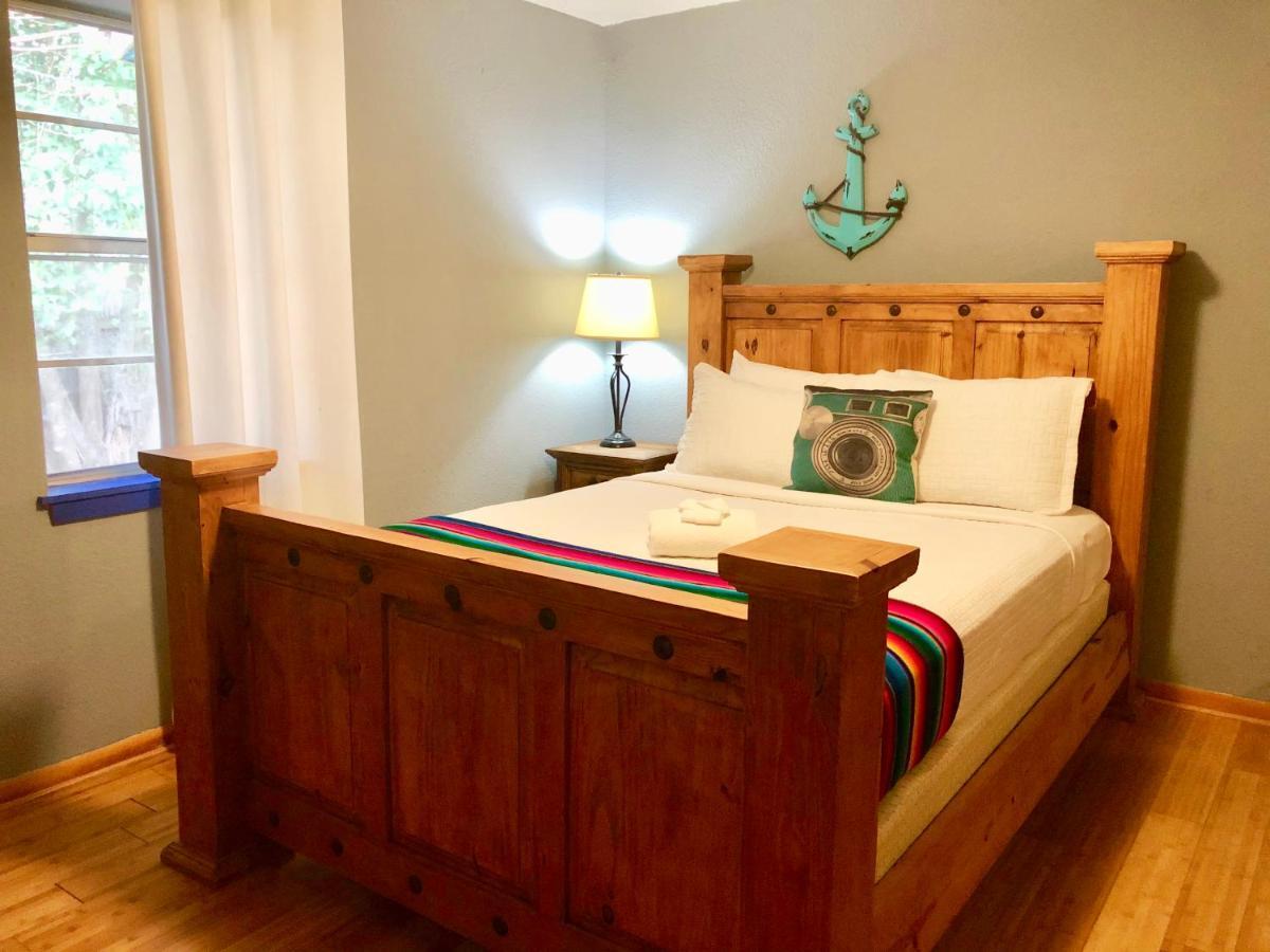The Cove Bnb Hudson Bend エクステリア 写真