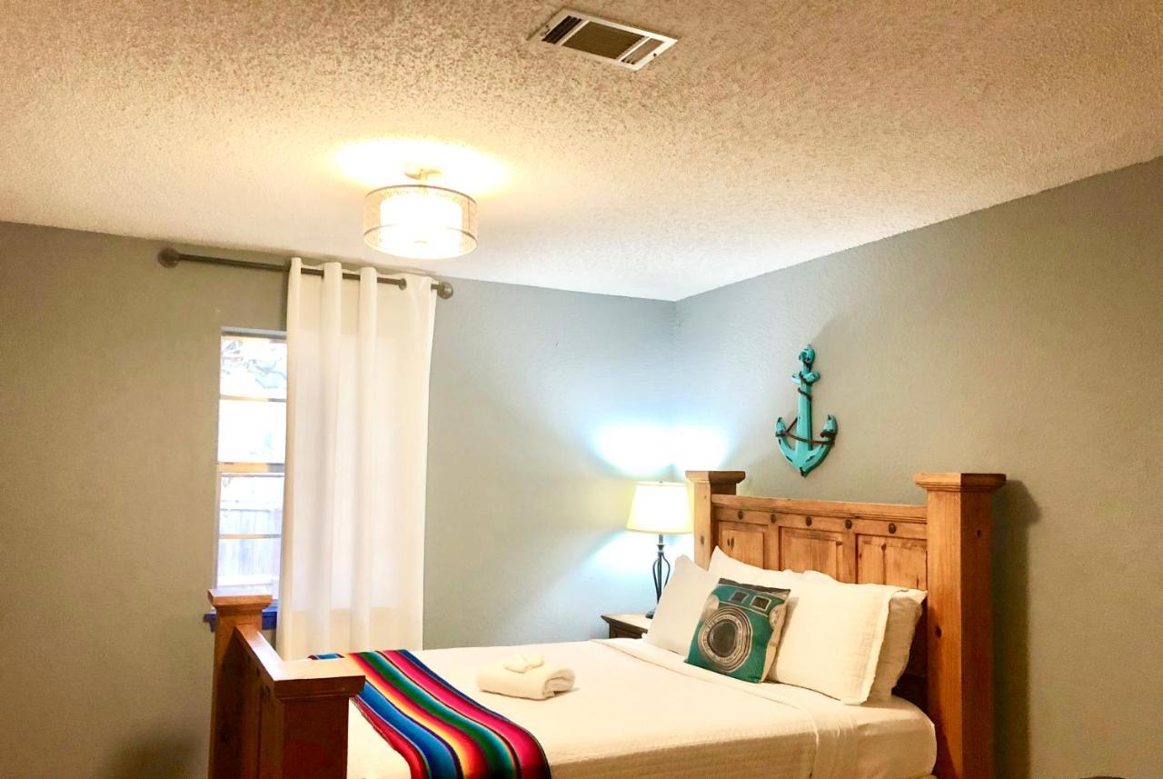 The Cove Bnb Hudson Bend エクステリア 写真