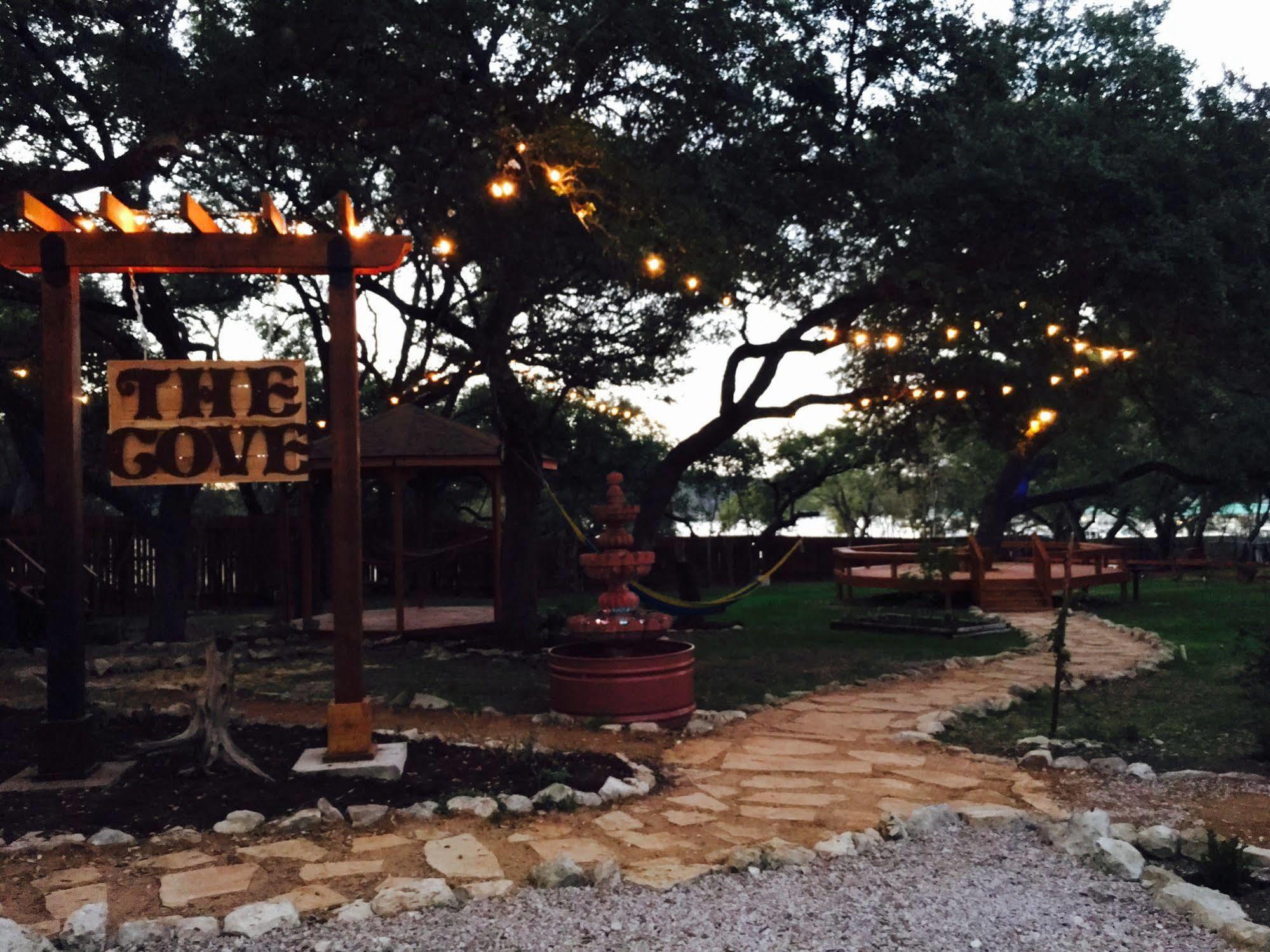 The Cove Bnb Hudson Bend エクステリア 写真